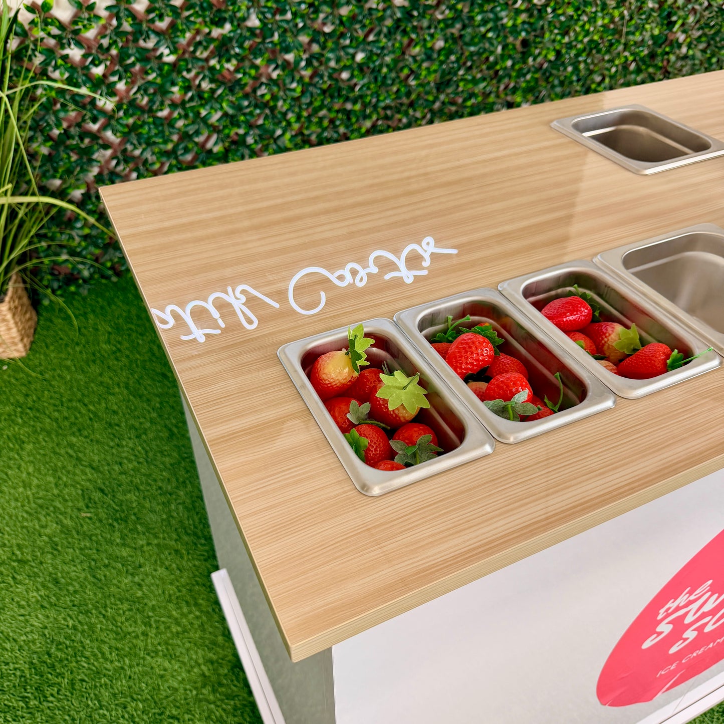 LUXURY CLASSY- White Body 4ft Cart with Premium Glossy Materials